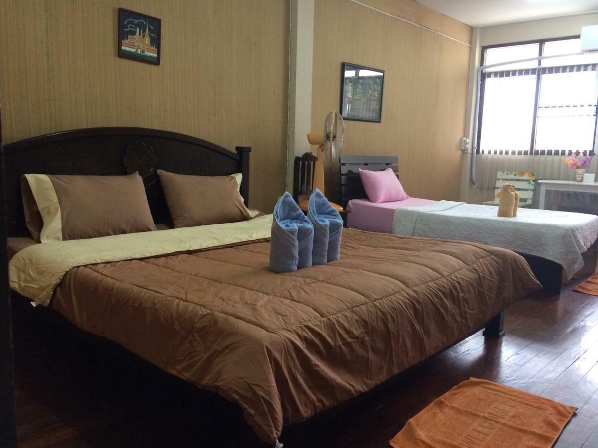Changphuakgate Guesthouse Chiang Mai Dış mekan fotoğraf